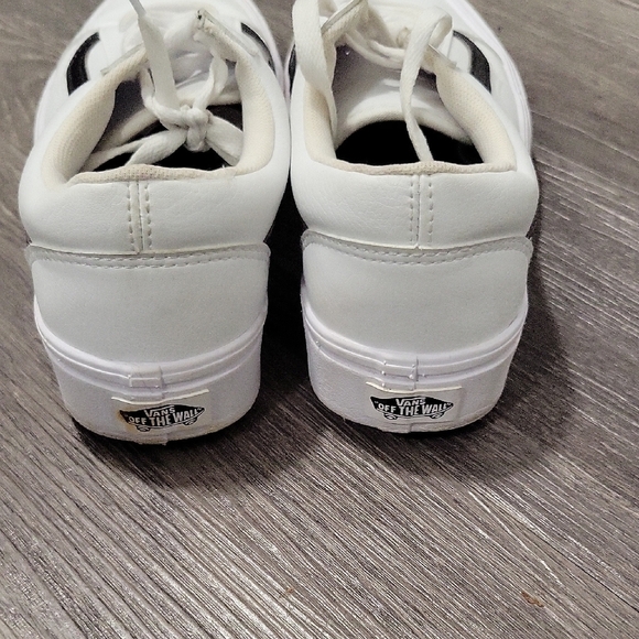 Vans White and Black Skate Sneakers - Picture 4 of 8